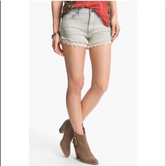 Free People Railroad Striped Denim Jean Shorts With Crochet Hem Size 27 - Picture 16 of 16